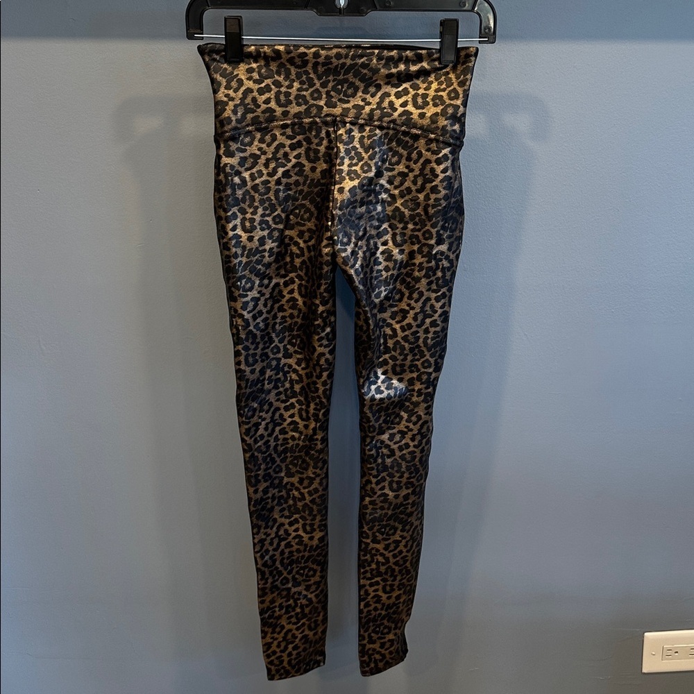 Spanx Faux Leather Leopard Leggings Size Medium - Picture 7 of 9